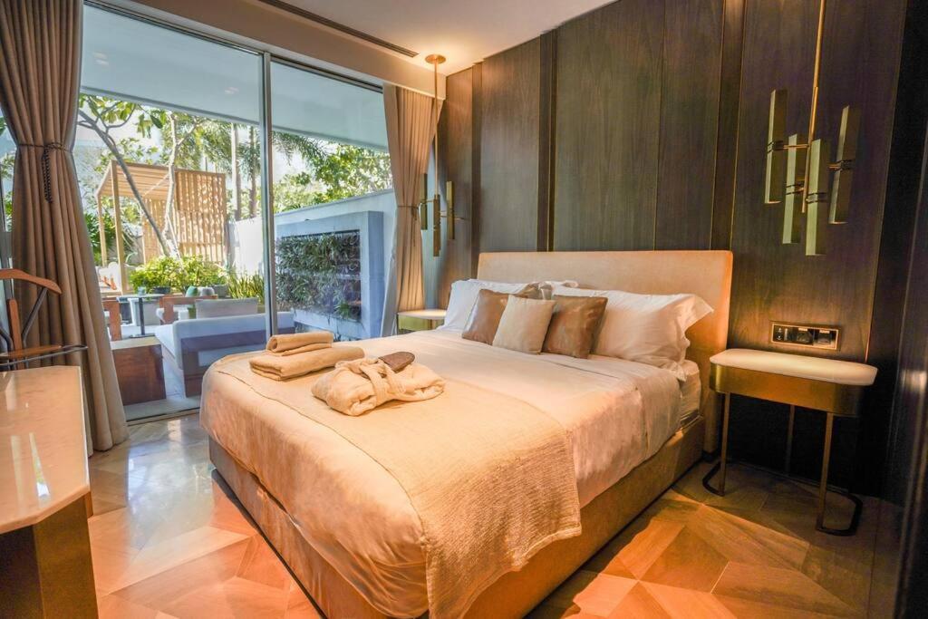 Private Pool Apt. Five Palm Jumeirah Up To 6guest