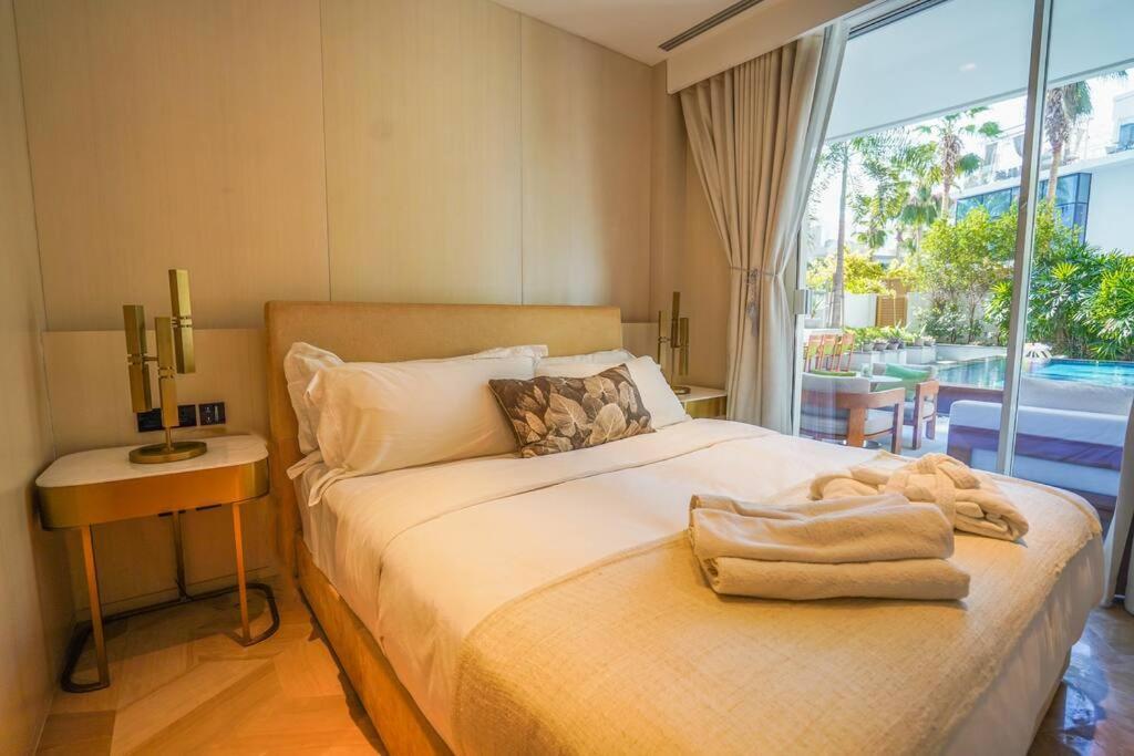 Private Pool Apt. Five Palm Jumeirah Up To 6guest *