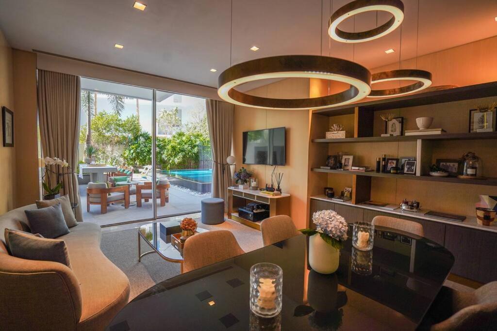 Private Pool Apt. Five Palm Jumeirah Up To 6guest Apartment Dubai